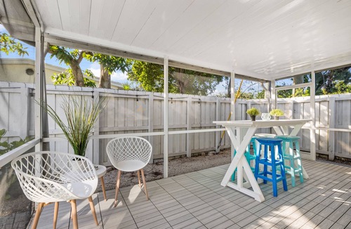 Wilton Manors House | The Blue House. Steps from Wilton Drive! Outdoor sitting and dining, Grill, WD