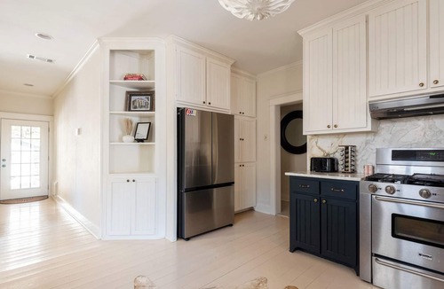 Mid City South House | The Bungaleaux - Charmer Very Close to LSU, ON St. Paddy's Day Parade Route!