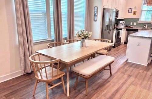 Pleasant Street House | The Citrus Suite | Upscale Near UF/Downtown