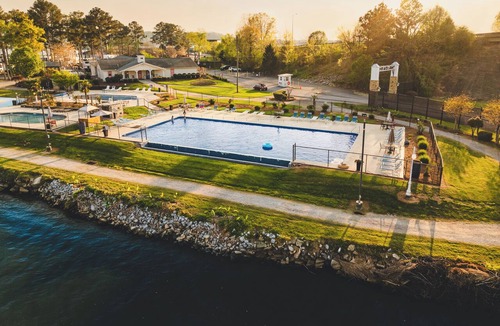 Gadsden House | The Coosa Nova at River Rocks Landing