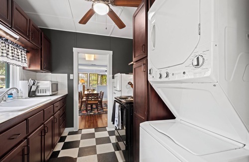 Yankeetown House | The Cozy Crackerjack is a vintage home in charming old Florida- a must see!