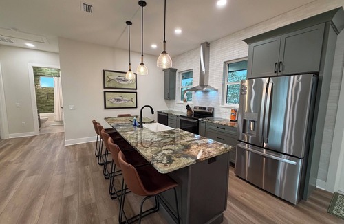 Homosassa House | The Crab Shack - NEW Waterfront Home - HOT TUB - Fishing - Scalloping