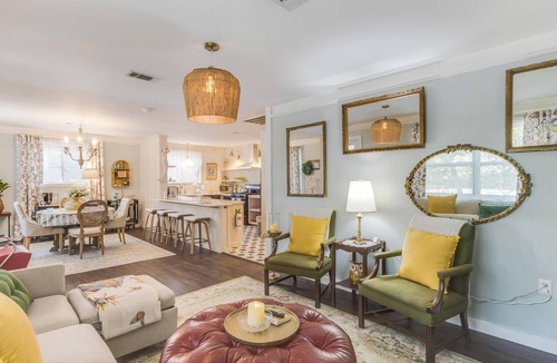 Biloxi Cottage | The Disco Mermaid Cottage, located in downtown Ocean Springs. Fully stocked!