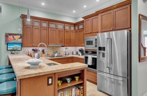 Old Town House | *THE EGRET & THE SANDPIPER* 2 Pool Compound + Last Key White Glove Service.