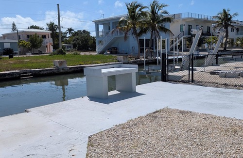 Sands House | The Friendly Pelican 2-BDR 2-BATH on a canal w/AC in Big Pine Key
