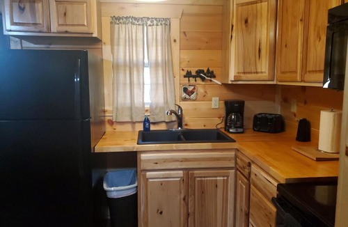 Genoa Ski Chalet | The Frontier - An Amish Built Deluxe Cabin