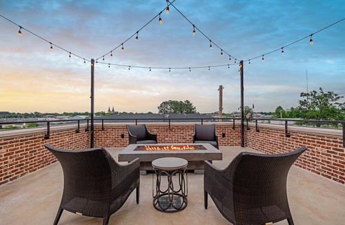 Cullman Hotel | The Heritage Suite | 5 Minutes from I65 | In the heart of Cullman