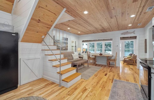 Bremen Cabin | ꨄ︎ The Highland on Smith - Lakefront Family Cabin