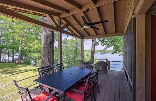 Bremen Cabin | ꨄ︎ The Highland on Smith - Lakefront Family Cabin