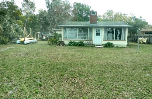 Citrus Springs House | The Lakeside River House
