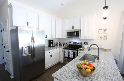 Pleasant Street House | The Lotus Suite 🪷 JUST BUILT Family-Friendly