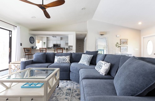 East Naples House | THE MARQUEE OF NAPLES-3BD-2BA W HEATED SALTWATER POOL +1 773-443-7832