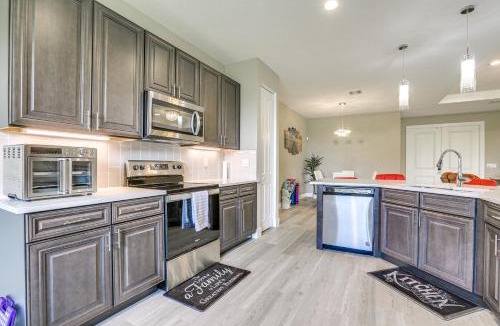 Rural Estates House | The Naples Fun House: Patio, Games & Room to Relax