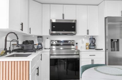 Flagami Apartment | The Oasis Signature