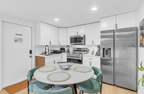Flagami Apartment | The Oasis Signature