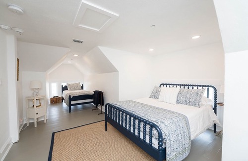 Cocoa Bed & Breakfast | The Parrish Grove Inn