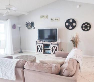 Pelican House | The Playful Pelican