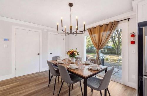 Gainesville House | The Retreat on 43rd - 3mi to UF & Shands , Pets