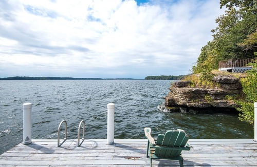 Florence House | The Retreat with Wilson Dam view & Water Aces