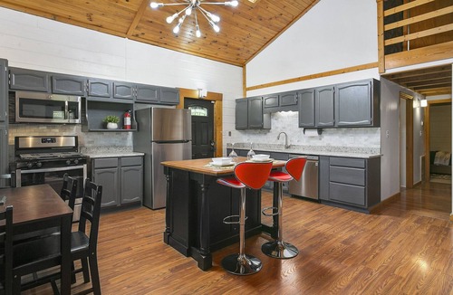 Normal House | The Rocket City Loghouse of Huntsville AL
