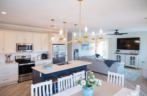 Surf Side Shores House | The Sandy Pearl-New showers, golf cart, & fire pit!