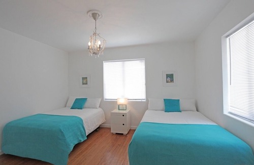 West Avenue Bed & Breakfast | The South Beach House: Walk to Everything!