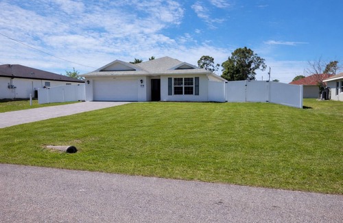Jacarandas House | The Summer Hideout - Spacious house, heated pool, grill, beach gear