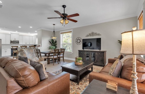 Lakeland House | The Swan & Scholar House - 3BR/2.5 Bath
