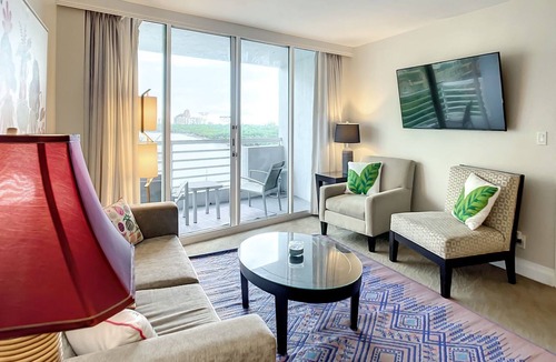 Birch Park Finger Streets Condo | 'The Tiki Tropical' Waterfront Suite w/ Kitchen!
