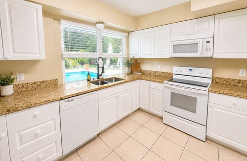 North Miami Villa | The Ultimate Miami Oasis: Private Resort-Style Pool Villa Near Beaches