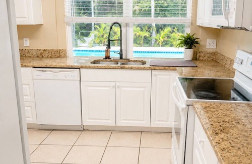 North Miami Villa | The Ultimate Miami Oasis: Private Resort-Style Pool Villa Near Beaches