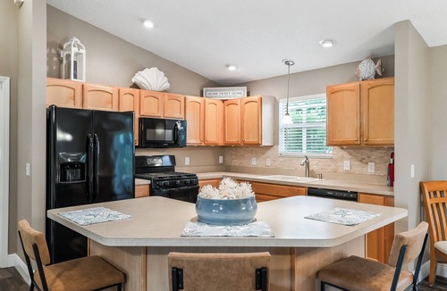 Liberty Park House | The Villages Retreat, 6 mins from Lake Sumter w/Hot Tub & Golf Cart Included
