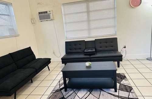 Ives Estates House | These is super clean apartment next to my home close to beach and aventura mal
