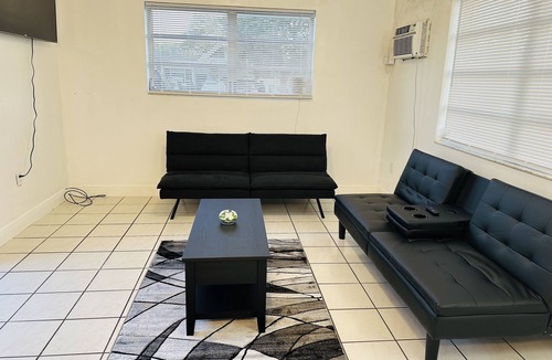 Ives Estates House | These is super clean apartment next to my home close to beach and aventura mal