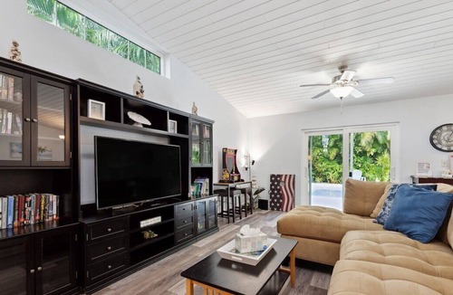 Old Orchid House | This house is a 3 bedroom(s), 2 bathrooms, located in Vero Beach, FL.
