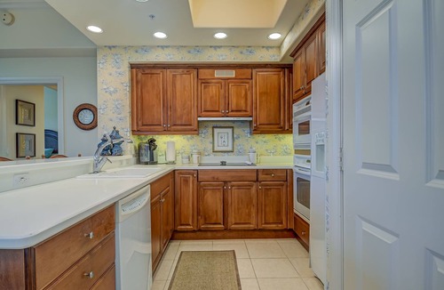 North Naples Condo | Tiburon Ritz Carlton Retreat Condo Rented Monthly With All The Amenities