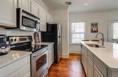 Highlands - Perkins Condo | Tiger Condo at LSU! Walk to Tiger Stadium & PMAC