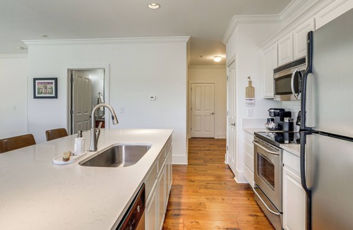 Highlands - Perkins Condo | Tiger Condo at LSU! Walk to Tiger Stadium & PMAC