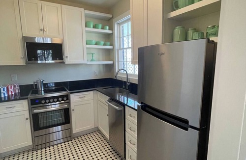 Seville Historic District Cottage | Timeless Beauty: Historic MTR Cottage Garden, Seville Square Neighborhood