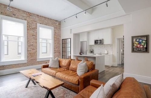 Downtown Condo | To Geaux Cups Luxury in this stunning