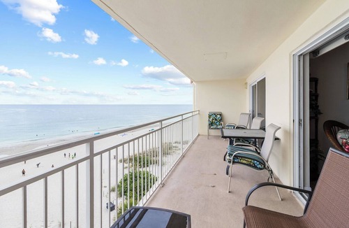 Madeira Beach Condo | Top Floor Direct Beachfront - Madeira Norte #510