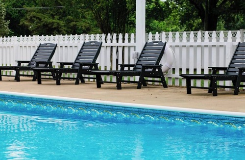 Millbrook Cabin | Tranquil 3BR Cabin Stay | Pool & Riverwalk Access