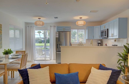 Dunedin Condo | Tranquil Locale King Beds 3 Miles 2 Downtown 1 Mile To Honeymoon Island