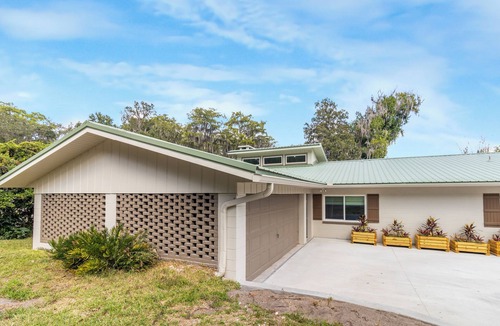 Melrose House | Tranquil Melrose Lake House - Private & Spacious