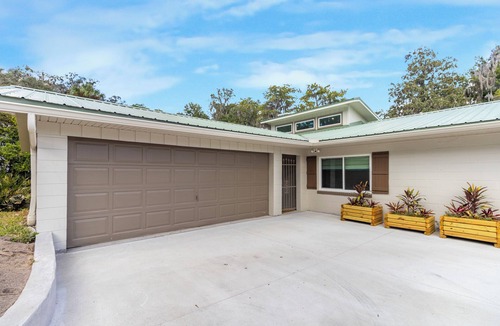 Melrose House | Tranquil Melrose Lake House - Private & Spacious
