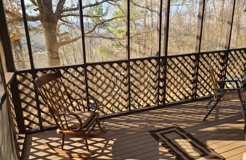 Fort Mc Clellan House | Tranquil mountain view home near Talladega National Forest
