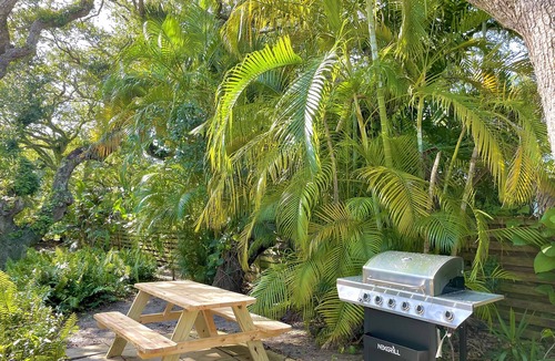 Central Beach House | Tranquil orchid island pool home