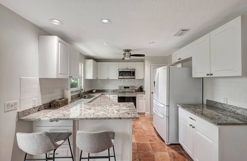 Central Beach House | Tranquil Retreat, private, peaceful and gorgeous views. Your own private oasis