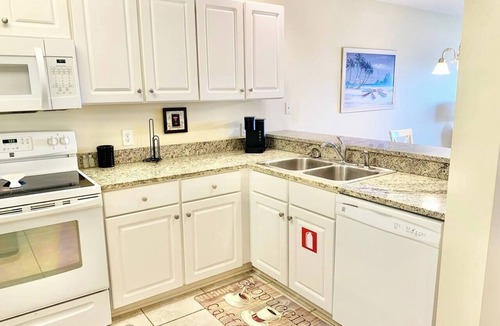 Innerarity Townhomes House | Tranquil Seas: Waterfront Unit with Kayaks & More!