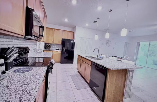 Indian Trails House | Tranquility Guaranteed | Cozy home| Pet Friendly |15 min to Beach